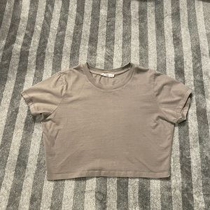 Grey cropped tee